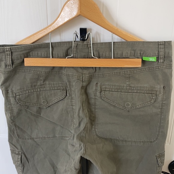 Chlorophylle olive green capris - Picture 5 of 8
